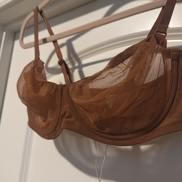 SKIMS Sheer Underwire Bra - Picture 2 of 4